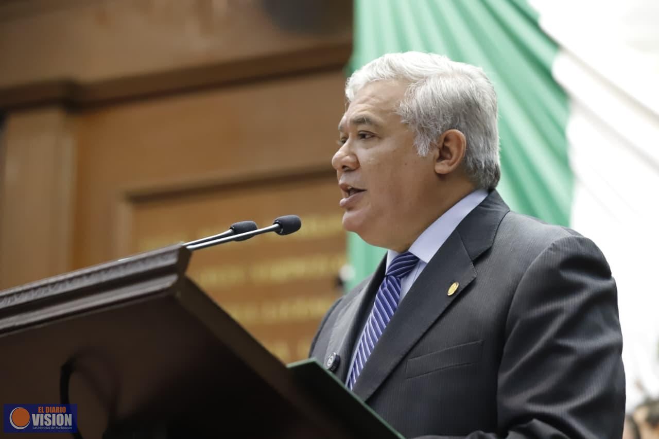 Presenta Juan Antonio Magaña de la Mora iniciativa para suplencia en alcaldías