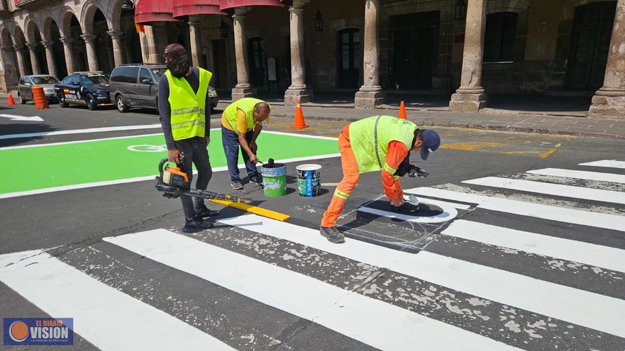 Gobierno de Morelia baliza avenida Madero previo a 485 Aniversario de la ciudad