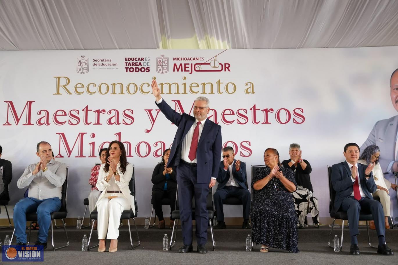 Bedolla reactiva pagos por defunción y premia décadas de labor docente