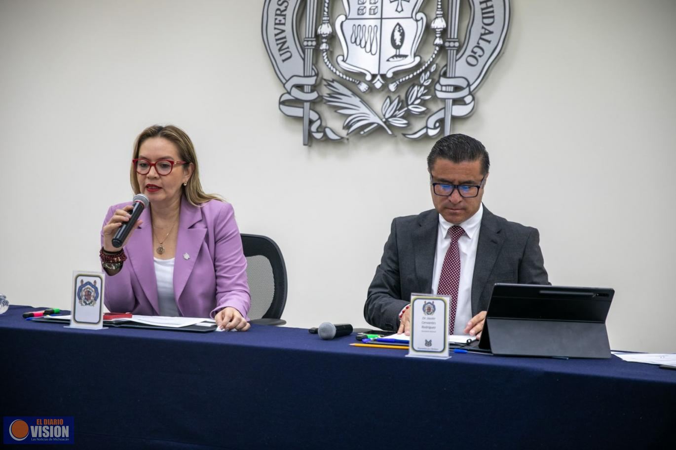 Continúa trabajo en equipo en favor de la UMSNH; Yarabí preside sesión de Consejo Universitario 