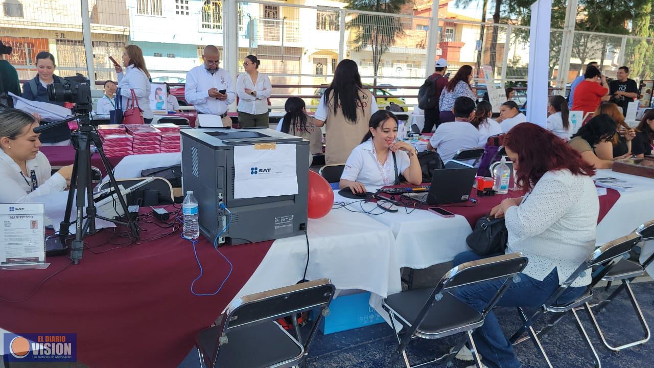 SAT lleva atención a contribuyentes en 15 estados del país 
