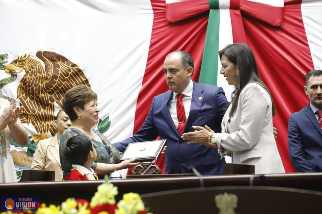 Congreso del Estado condecora al Proyecto Cendi con la Condecoración al Mérito Docente
