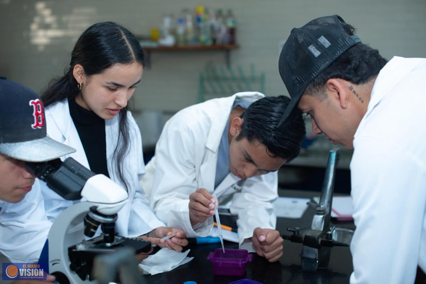 Resaltan estudiantes, apoyo a la ciencia y la investigación en administración de Yarabí Ávila 