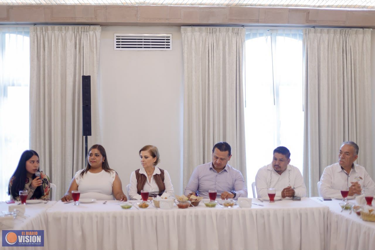 Arropado por sectores y liderazgos de Uruapan, Torres Piña llama a cerrar filas a favor de la 4T 
