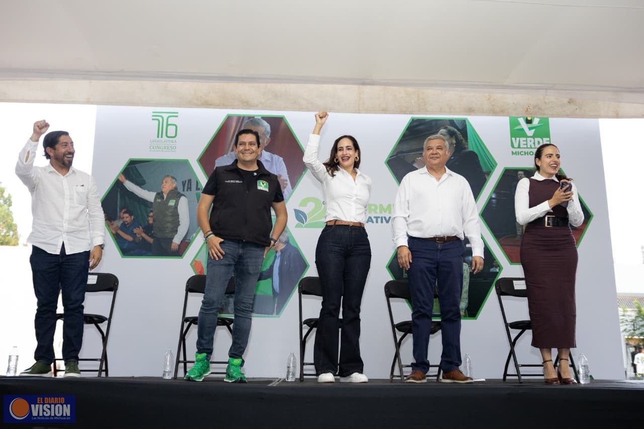 Presentan Sandra Arreola  y Juan Antonio Magaña informe del segundo año legislativo en Morelia 