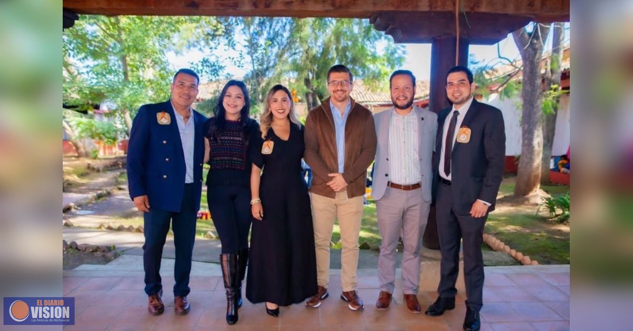 Dayana Pérez Mendoza celebra 16 años del ICATMI Plantel Pátzcuaro 