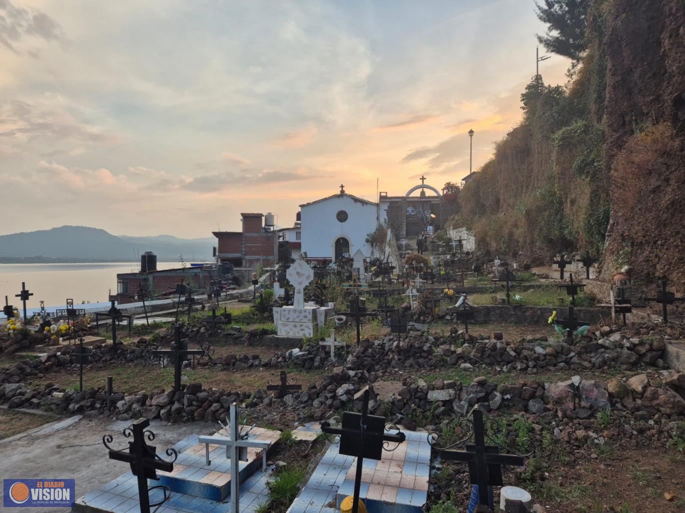 Janitzio está listo para recibir a turistas en Noche de Muertos 