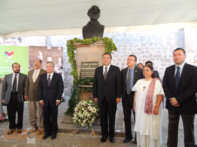 Autoridades rinden homenaje a Natalio Vázquez Pallares en el 32 Aniversario Luctuoso. 