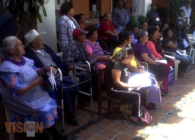Brindan oportunidad de empleo a mayores de 45 años 