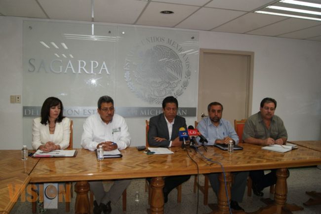 Exhortan a Productores a acudir a las ventanillas de SAGARPA