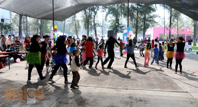 Festeja DIF Michoacán a niños del CREE.