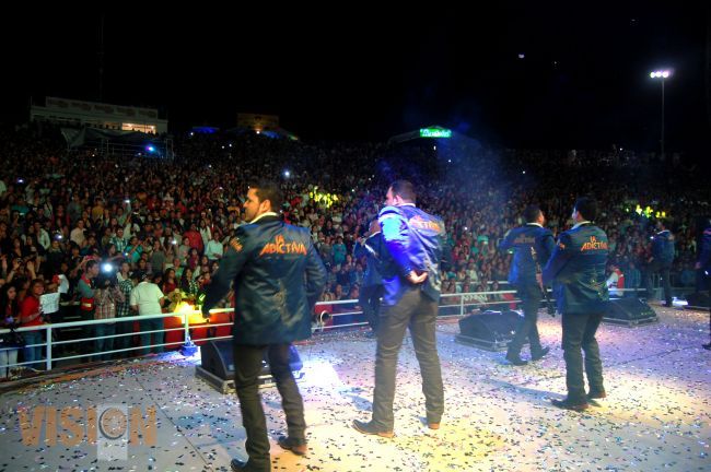 Lleno total en el Teatro del Pueblo con Banda San José de Mesillas