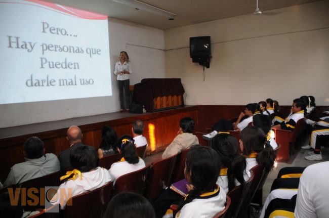 Alertan a jóvenes sobre el mal uso de datos personales en redes sociales