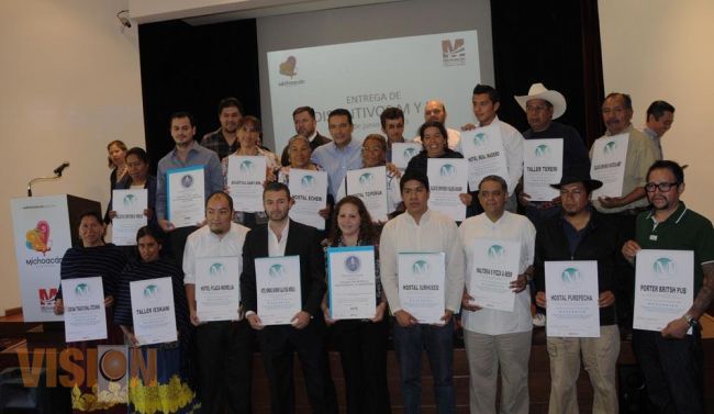 Cuitzeo, Morelia, Pátzcuaro y Santa Fe reciben certificaciones de calidad en servicios