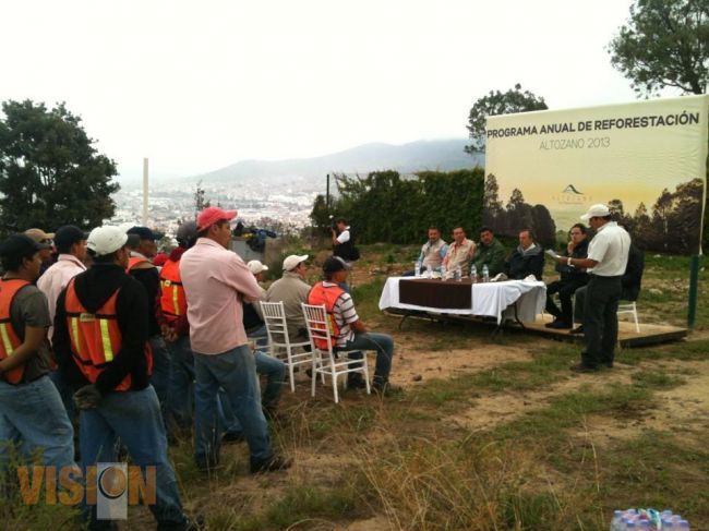 Reforestan la Loma de Santa María