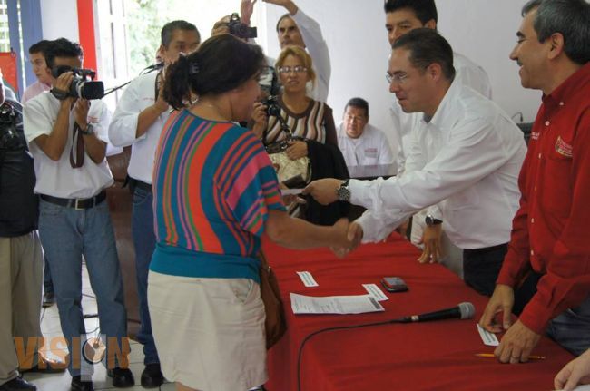Entregan más de 290 mil pesos en créditos de Sí Financia en Uruapan