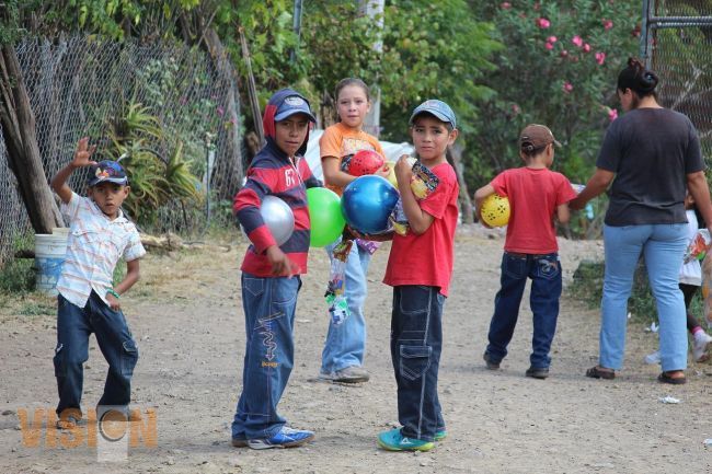 Entregó el SMRYTV mil 500 juguetes en el municipio de Charo