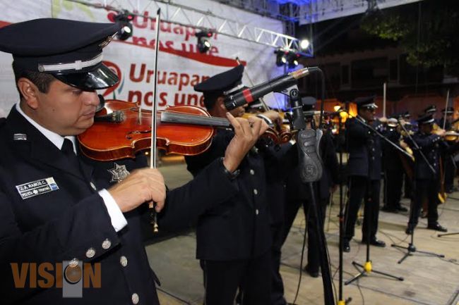 Policias Federales dejan las armas, ahora tocan violines 