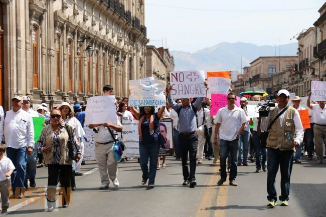 Periodistas de Michoacán realizan marcha