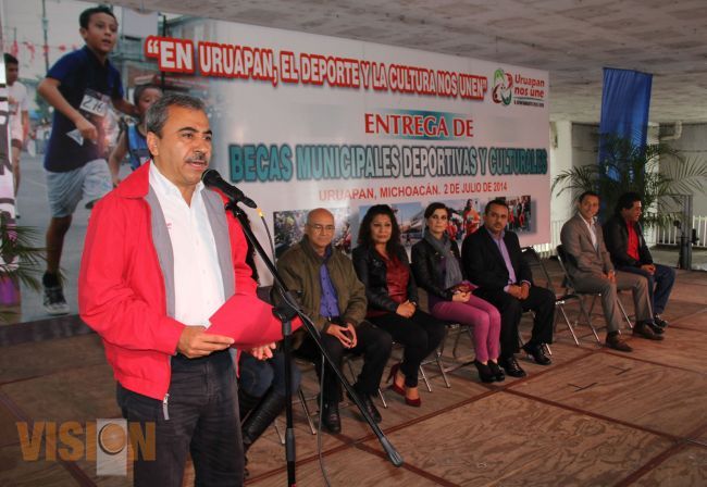 Impide inspector el desarrollo del talento musical de jóvenes artistas