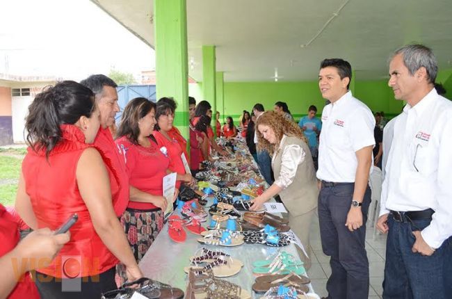 Inicia con éxito el IV taller de elaboración de huarache juvenil por parte del gobierno municipal