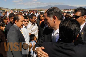 Entrevista de Leonel Godoy Rangel durante la toma de protesta del nuevo Gobernador de Oaxaca