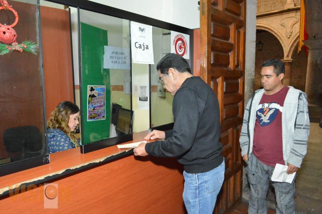 Apoya Ayuntamiento a morosos del pago de predial.