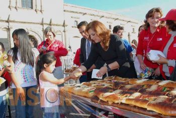 Saborean miles de morelianos la tradicional rosca de reyes