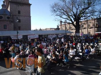 Realiza Antorcha Campesina desfile y concurso de Bandas de Guerra