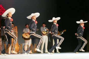 Exitosa presentacion del Ballet Folklórico en Chihuahua