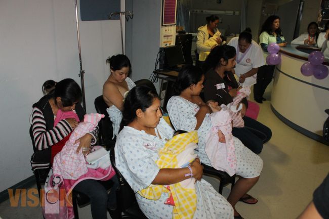 Hospital de la Mujer apoya para que madres trabajadoras no dejen de amamantar a sus bebés 