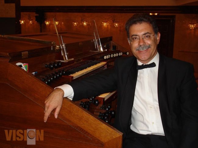 Juan Paradell, organista principal del El Vaticano, llamó a “absorber la buena música” 