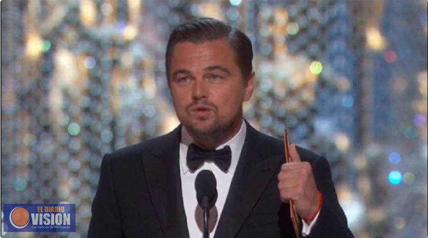 DiCaprio recibe el Oscar con un discurso ambientalista