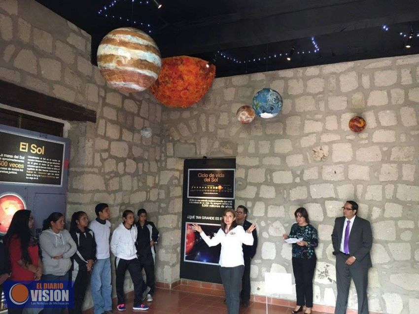 Un éxito la  exposición “Polvo de Estrellas” en el Museo de Historia Natural