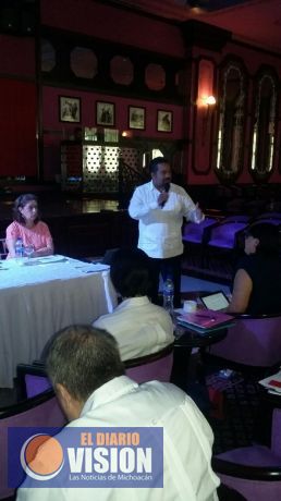 Acapara Michoacán reconocimientos en el  Congreso de Investigadores del “Programa Delfin”