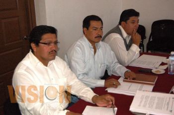 Presentan ante diputados proyecto para rescate del Lago de Pátzcuaro 