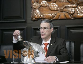 Entrevista con en el Senado, José González Morfín