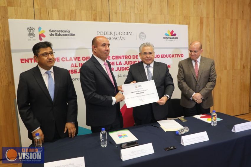 Entrega SEE clave oficial al Centro de Trabajo Educativo del Instituto de la Judicatura del Consejo