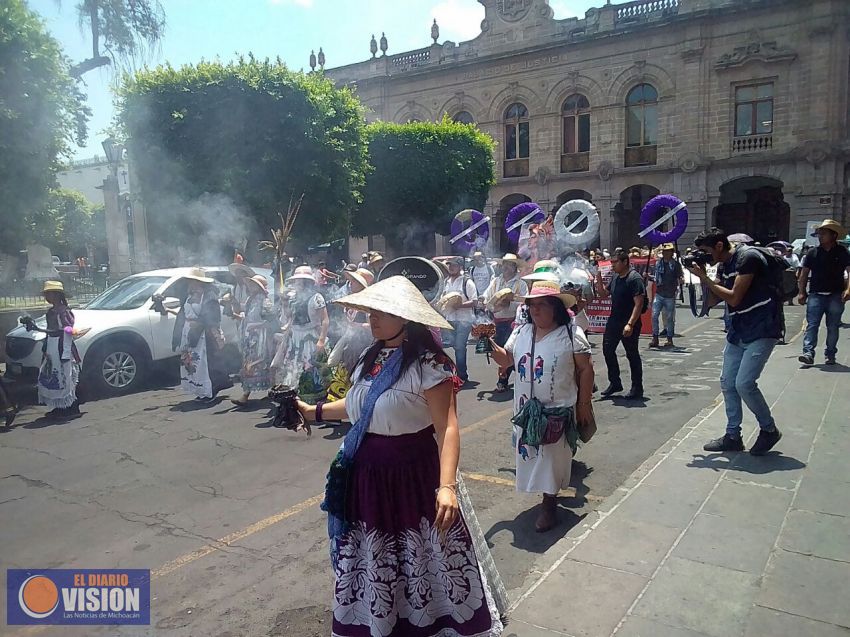 A un año de la represión, comuneros de Arantepacua se manifiestan en Morelia