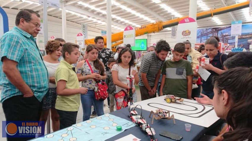 Cada día, una actividad diferente en el stand de la UMSNH en la Expo Fiesta Michoacán