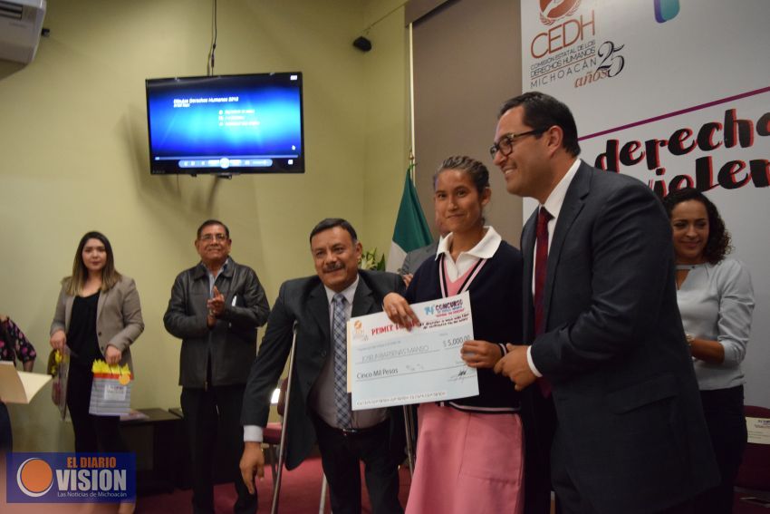 CEDH premia a ganadores de concurso de dibujo infantil