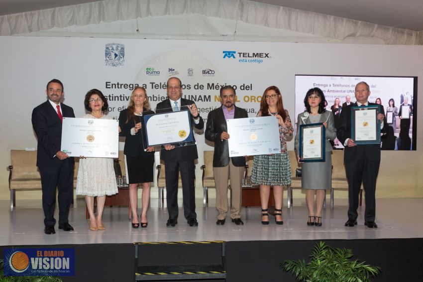 Se otorga el Distintivo Ambiental UNAM Oro a TELMEX  por el desempeño ambiental de los edificios 