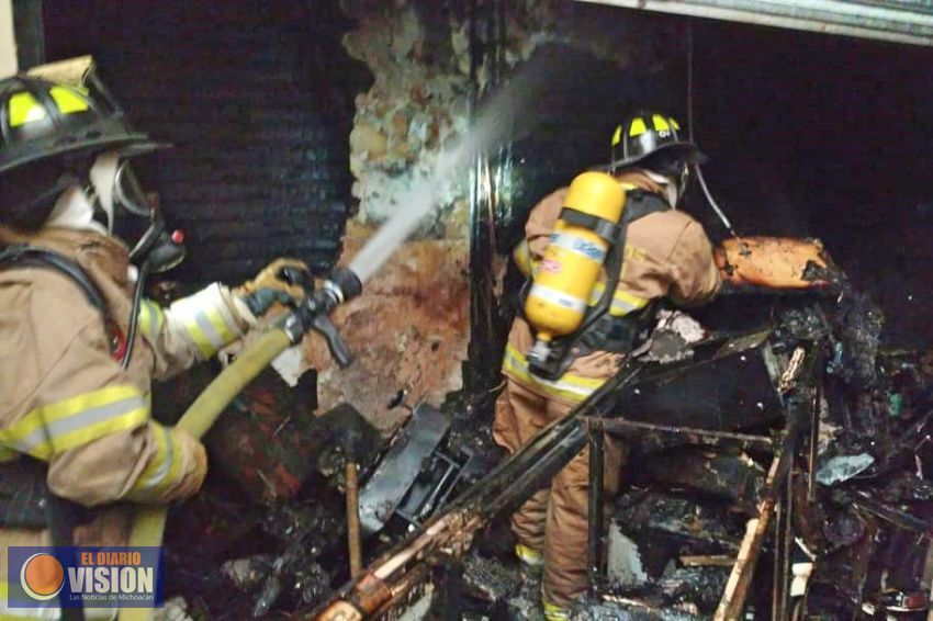 Atiende PC Estatal incendio en Plaza de la Tecnología 