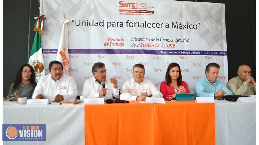 Se reúnen el SNTE nacional con la Sección 18 de Michoacán 