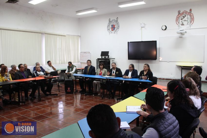 Dialoga el rector Medardo Serna con profesores de planteles de UMSNH en Uruapan