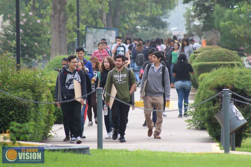 Inician clases 55 mil estudiantes de la Universidad Michoacana*