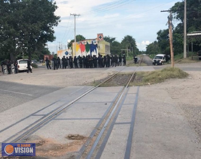 Libera SSP vías del tren en Lázaro Cárdenas