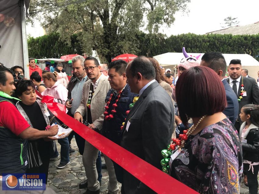 Inicia la Feria de la Esfera en Tlalpujahua 