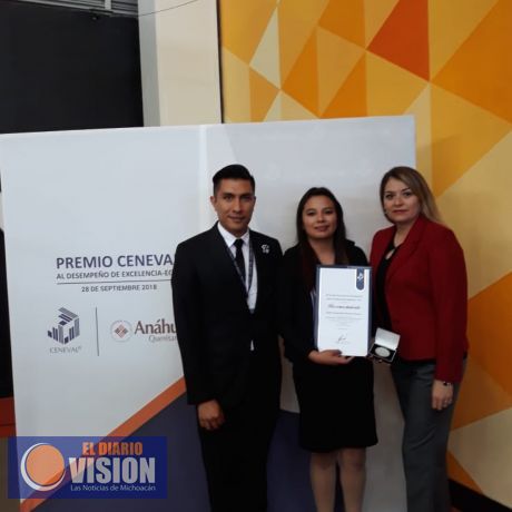 Reciben premio Ceneval, alumnos del Tec Ciudad Hidalgo