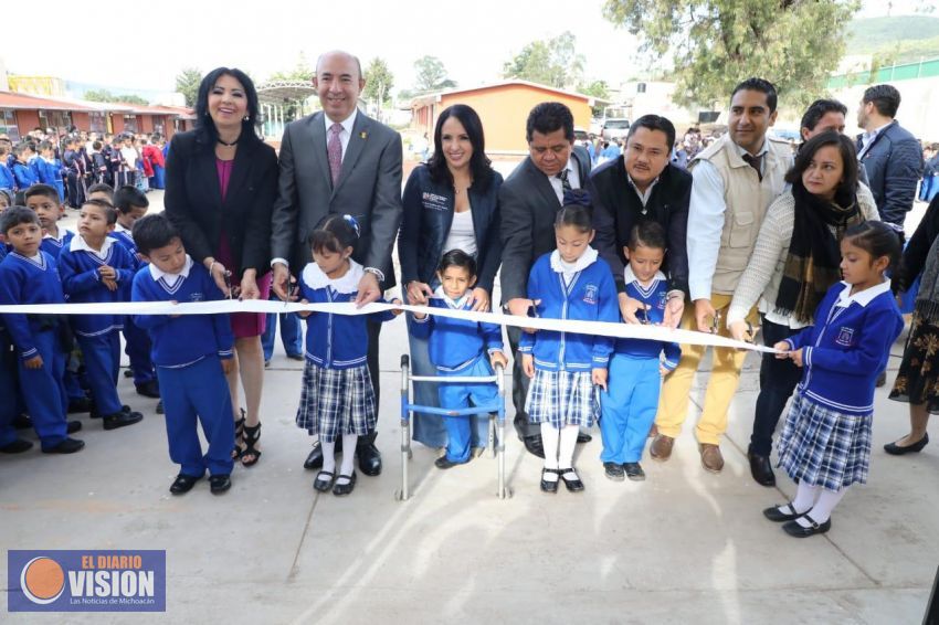 Inauguran obras para evitar inundaciones en escuela “Revolución”